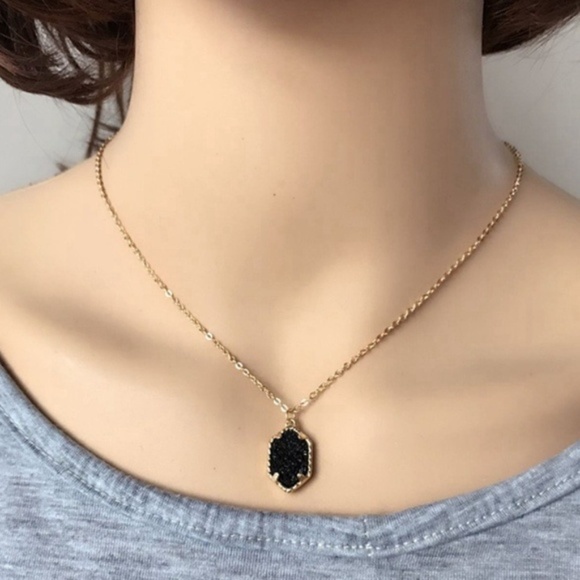 Simple Feather Boutique Jewelry - Black Druzy Stone Necklace